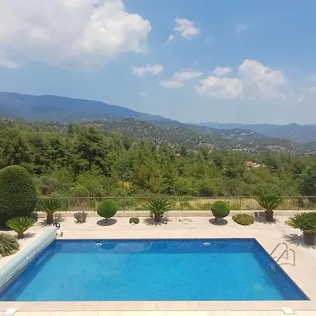 Tranquility In The Mountains דירה Pera Pedi
