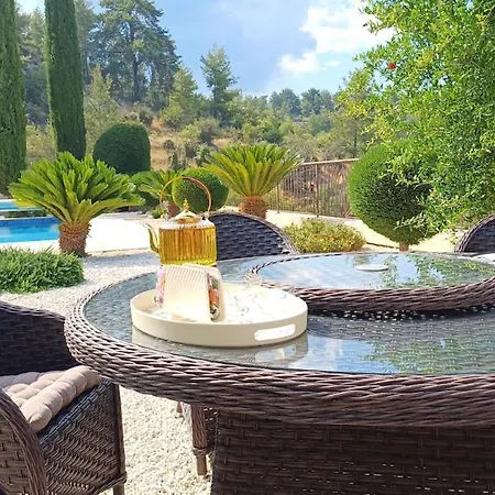 Tranquility In The Mountains דירה Pera Pedi