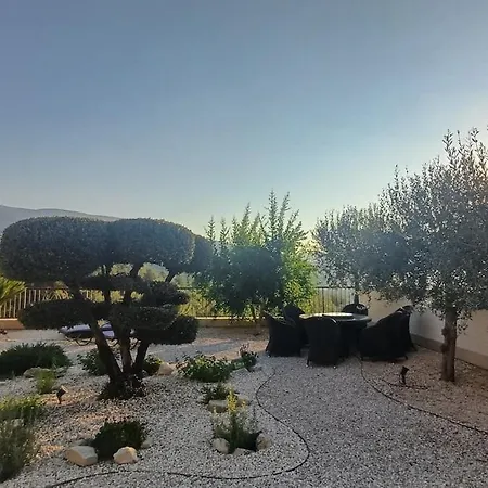 Tranquility In The Mountains * Pera Pedi